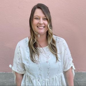 Meet your Posher, Lauren